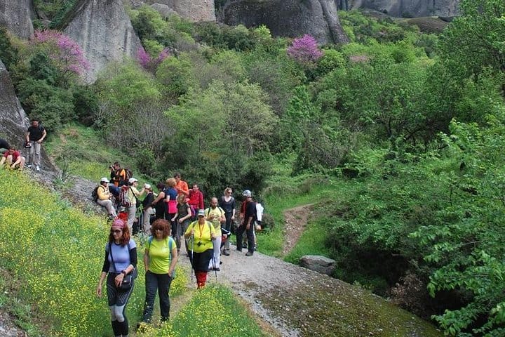 Easy Hiking Adventure at Meteora 8