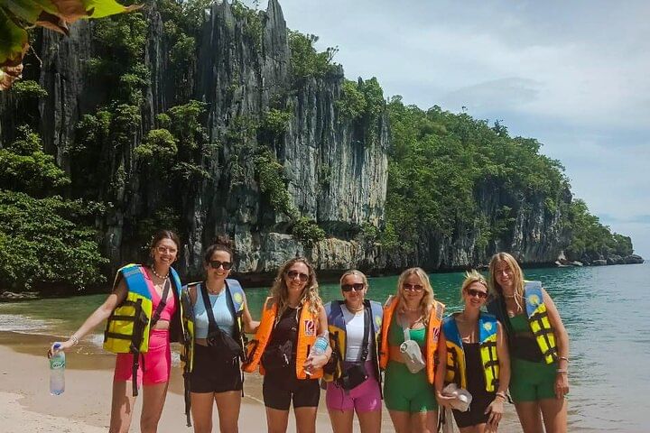 Private Underground River Tour from El Nido to Puerto Princesa