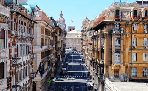 Private Historic Walking Tour of Genoa, Italy