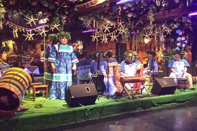Private Night City Tour with San Cristobal Hill And Dinner Show