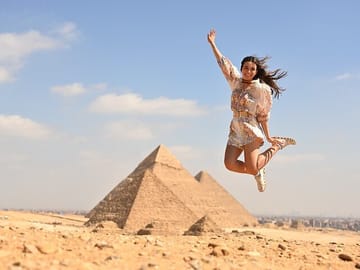Private Tour of Giza Pyramids, Sphinx, and GEM Museum