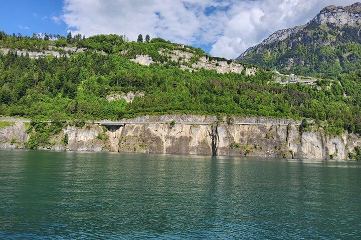 4 Day Trekking Tour Swiss Magic Through the Alps