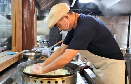 Nanjing Local Food Tasting Tour with Tea and Desserts