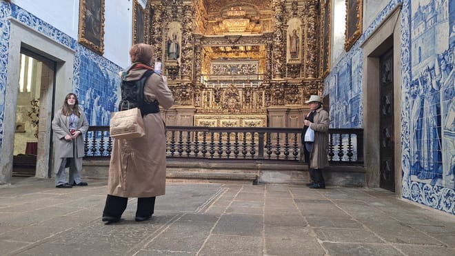 Private Day Tour from Porto: Guimarães, Braga and Bom Jesus 8