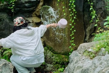 Mini-Hike and Local Market Experience in Hangzhou