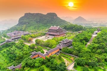 Day Trip from Hanoi to Ninh Binh: Hoa Lu, Trang An, Mua Cave