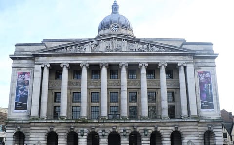 Private 2-Hour Walking Tour of Nottingham's History and Culture