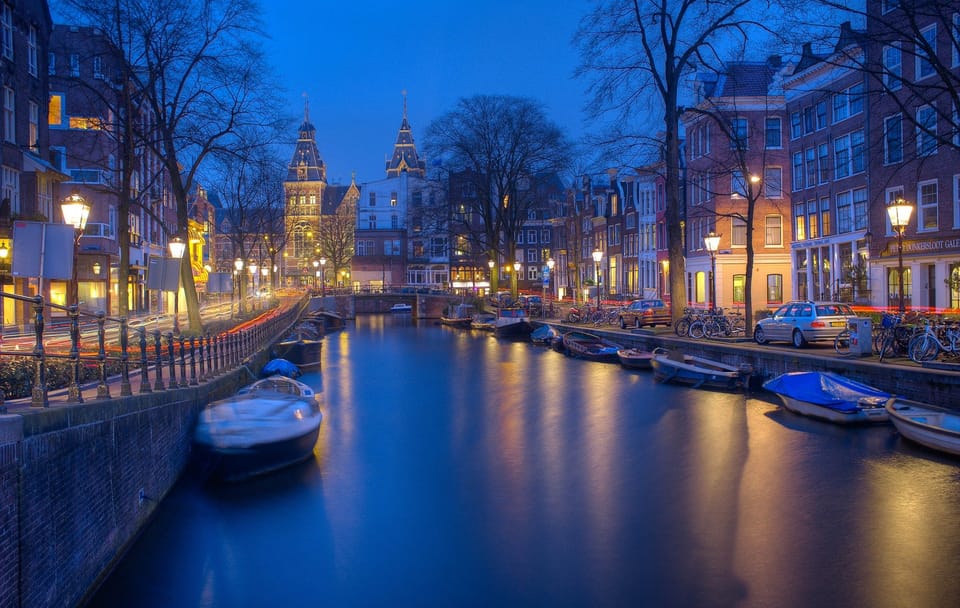 Private 9-Day Van Tour of Amsterdam, Brussels, and Paris