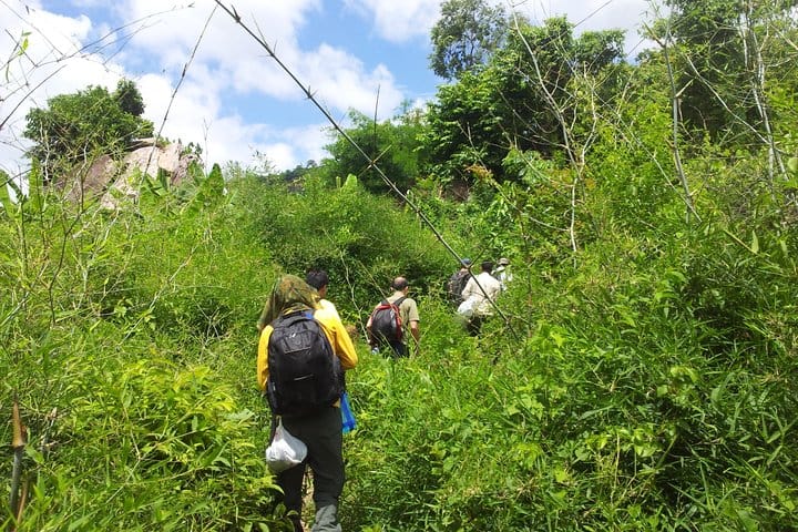 Private Trekking Tour to The World Heritage Temples 7