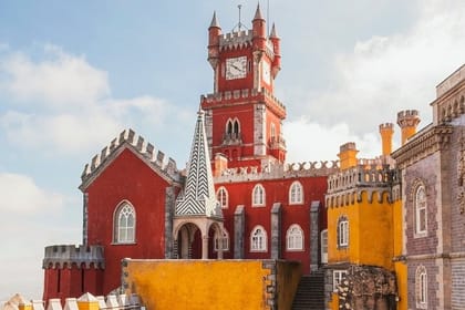 Sintra Full-Day Guided Tour: Pena Palace & Quinta da Regaleira