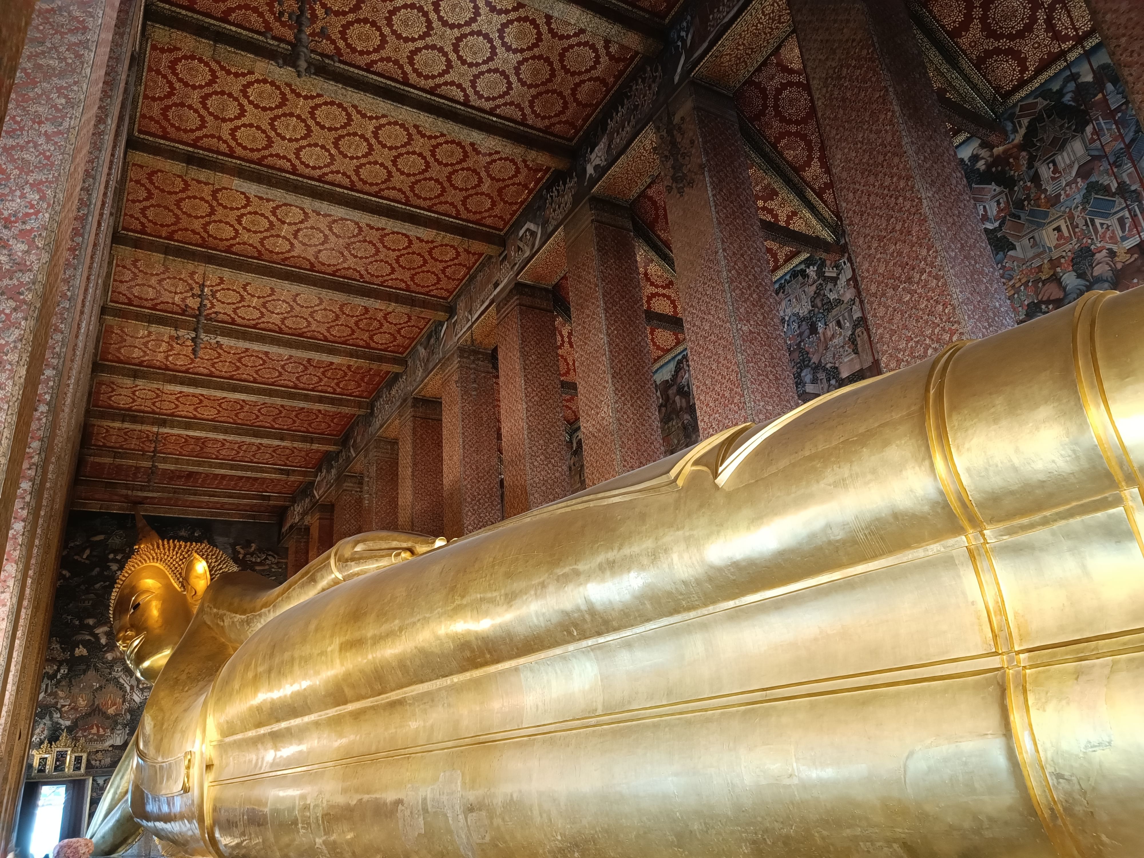 Visit Wat Pho and Wat Arun with Local Expert