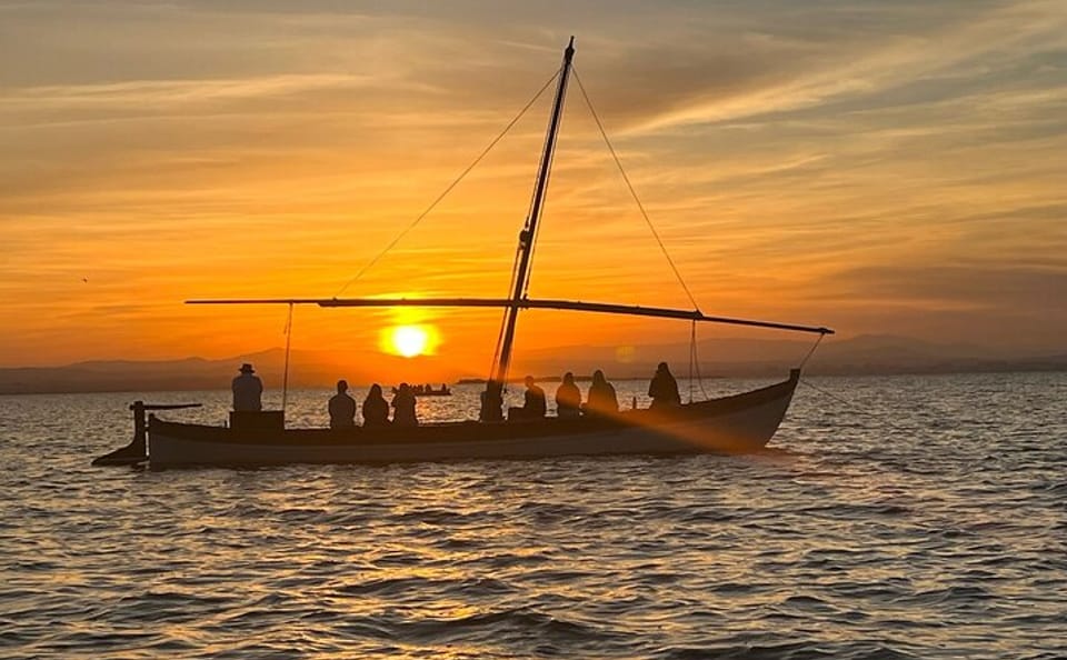Albufera Boat Tour and Paella Meal from Valencia