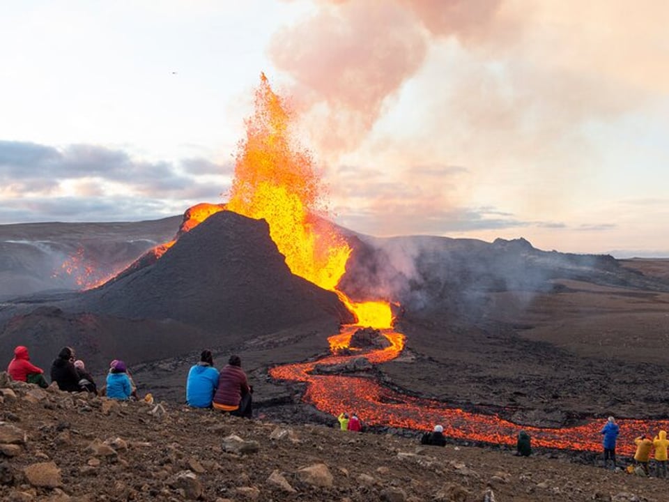 7-Hours Hiking Tour in Geldingadalir Volcanoes in Reykjanes — Family and Friends Travel Iceland