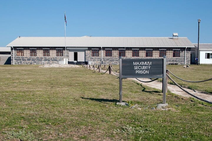 3 Days Private Tour: Cape point, Table Mountain & Robben Island  3