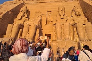 Private Tour of Abu Simbel Temples and Aswan Souk Visit