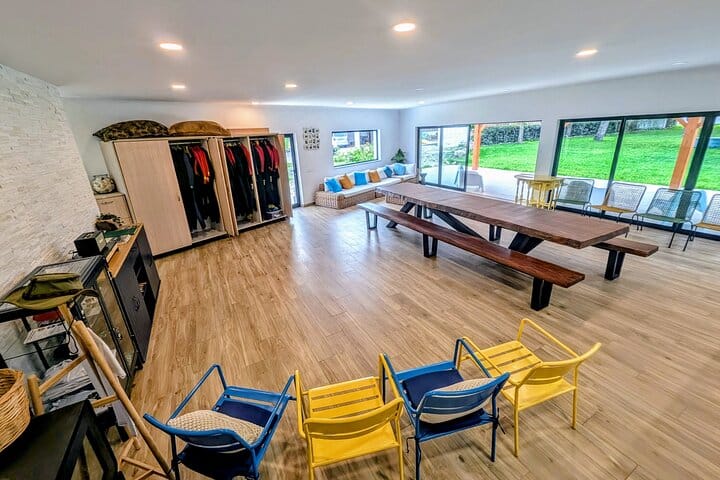 HeadQuarter Inside