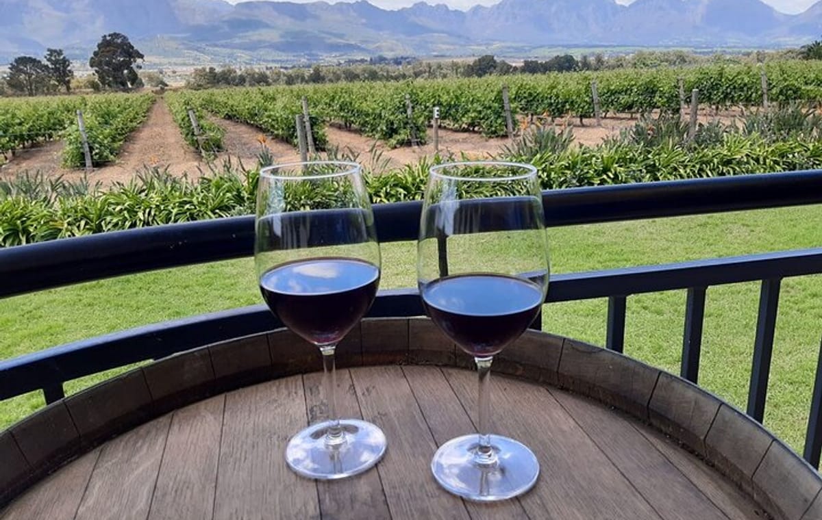 Private Tour of 3 Top Winelands with Wine Tasting from Cape Town