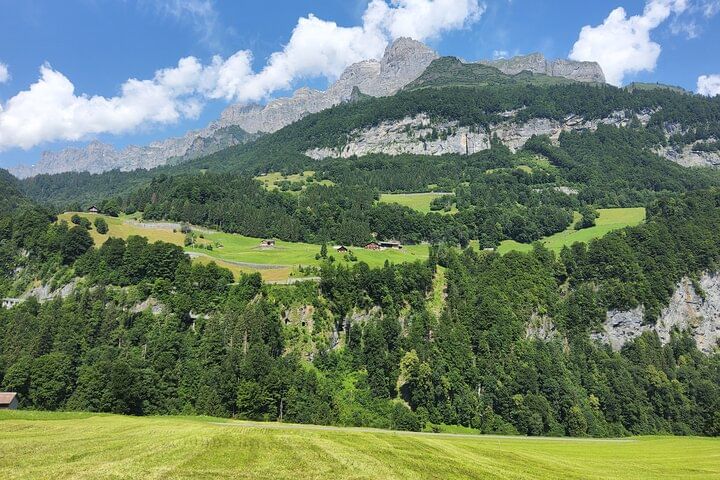 4 Day Trekking Tour Swiss Magic Through the Alps