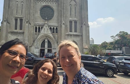 Jakarta Half Day Visit The Monument with Highlight City Tour