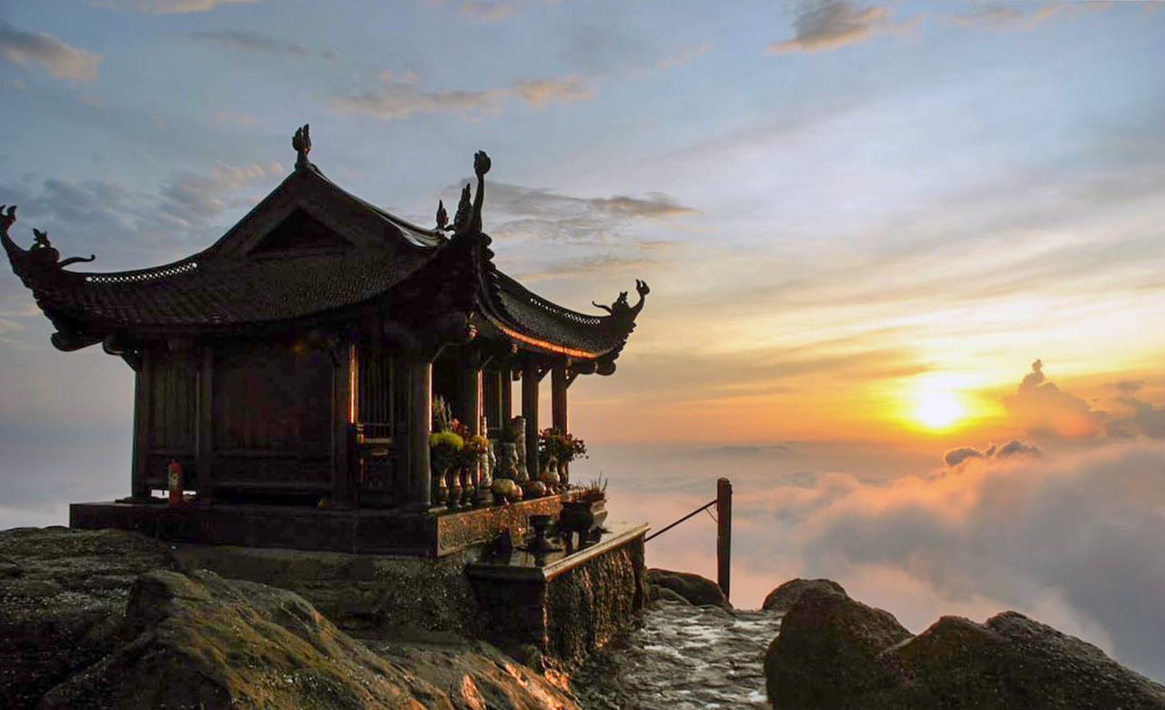 YEN TU MOUNTAIN SPIRITUAL DAY TOUR 7