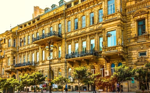 Baku Oil Industry and Polish Heritage Private Tour