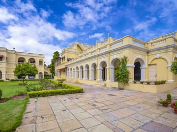 Prayagraj Day Trip from Varanasi: Pilgrimage and History Tour