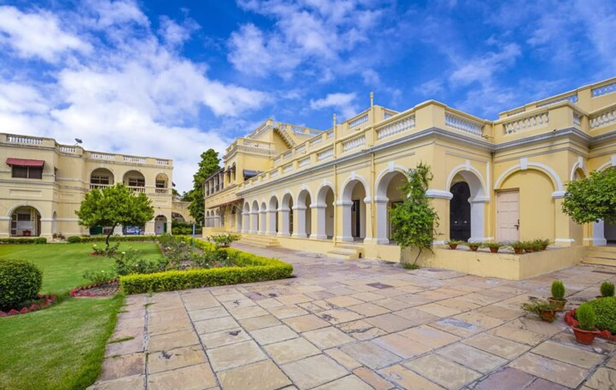 Pilgrimage & History: Prayagraj Day Trip from Varanasi