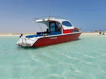 Private Boat , Fishing , Snorkeling , Dolphins & Lunch – Hurghada