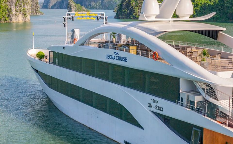 From Hanoi : Leona Cruise 5-star Halong Bay Day Trip