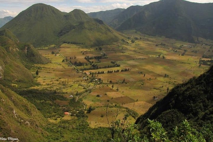 Private Middle of the World (Mitad del Mundo) and Pululahua from Quito.