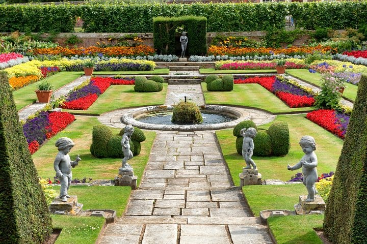 Hampton Court Palace &amp; Garden