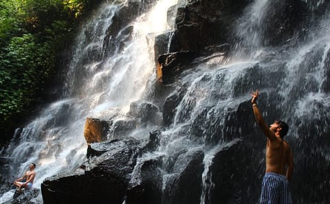 Private Full-Day Tour of Tukad Cepung and Tibumana Waterfalls in Bali