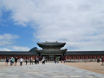 Private 8-Hour Tour of Top Attractions in Seoul