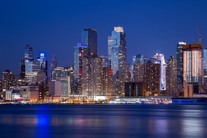 NYC: Statue of Liberty Night Cruise and Skyline  3