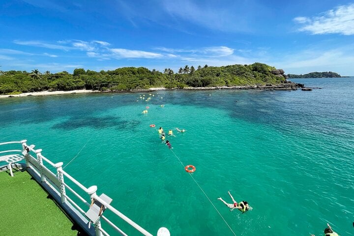Phu Quoc Island Day Shared Tour with Snorkeling 5