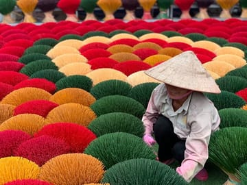Cultural Tour of Hanoi's Incense Village and Art Crafts