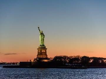 Brooklyn Night Tour: Explore New York City Lights by Bus