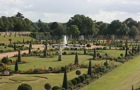 Hampton Court Palace & Garden Maze, Private Tour Admission with Audio Guides