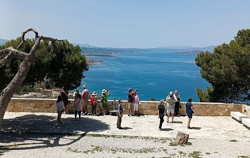 Chania Old Town Tour with Viewpoint and Wine Tasting