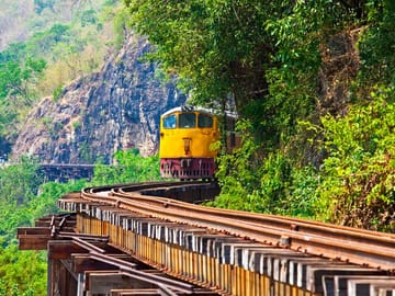 Private Floating Market and Petchaburi excursion
