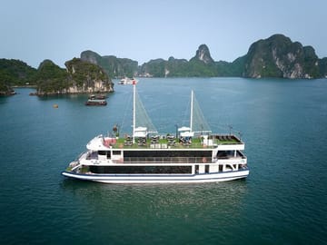 Arcady Halong 5 Star Day Cruise: Buffet Lunch and Sunset Party
