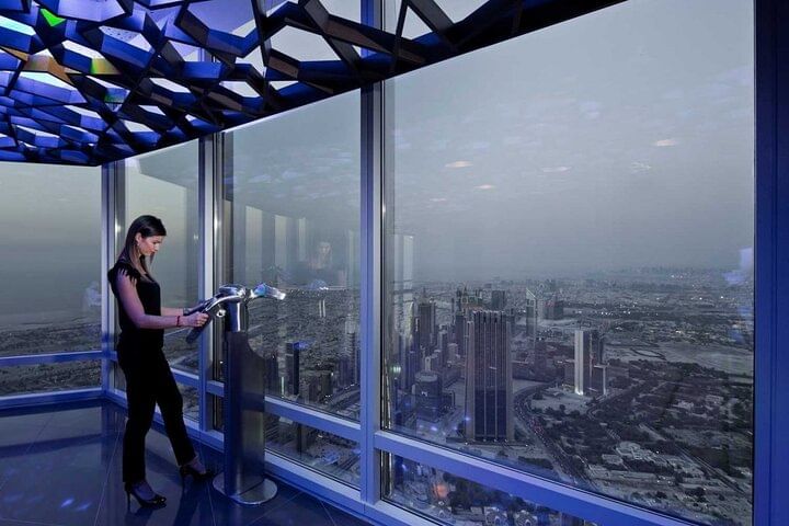 Burj Khalifa: At the Top (125 floor) with the Cafe Treat