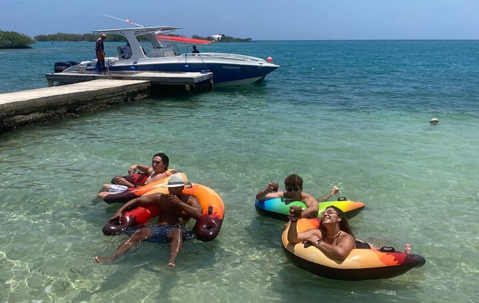 VIP Snorkeling and Boat Tour of Rosario Islands in Cartagena