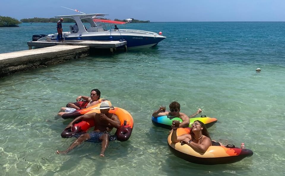 VIP Snorkeling and Boat Tour of Rosario Islands in Cartagena