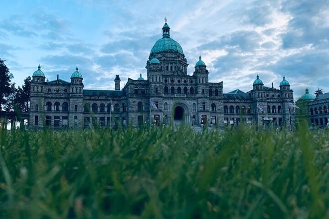 Vancouver, Whistler, Victoria With Butchart 2 Days Tour Private