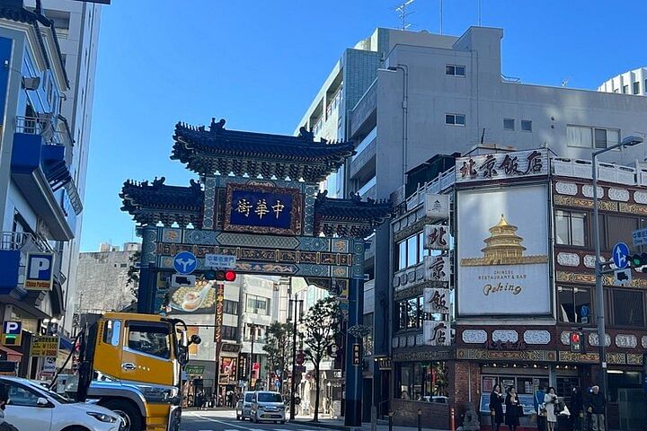 Yokohama Ramen and Chinatown Eating Tour