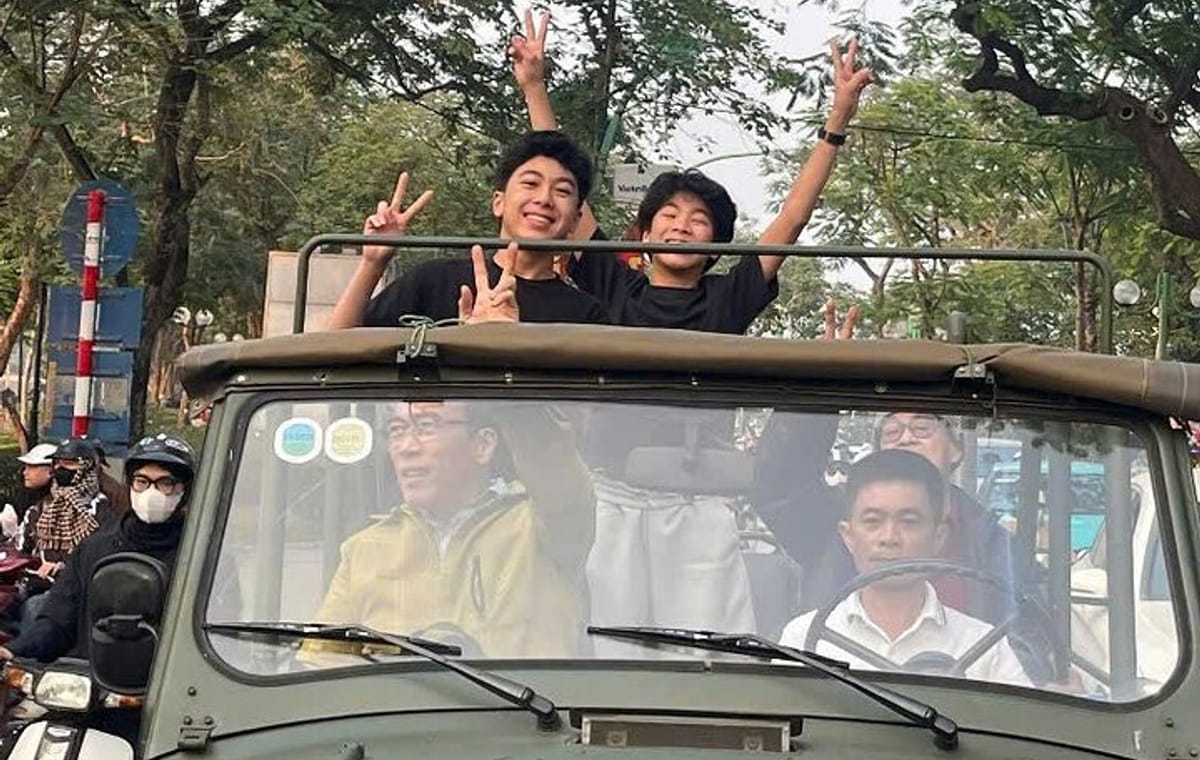 Hanoi Army Jeep Tour with Food and Culture Sightseeing