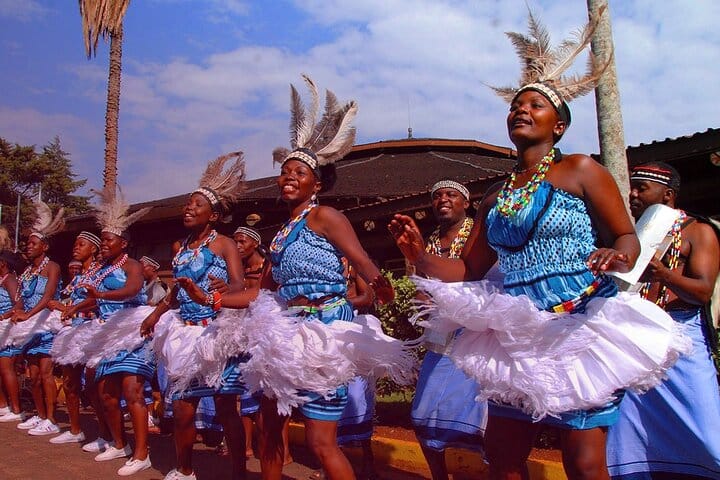 Nairobi Museum Snake Park Giraffe Center and Beads Center Tour