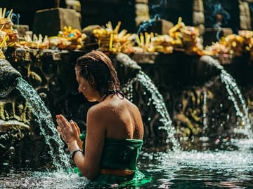 Tirta Empul Water Purification Tour in Ubud, Indonesia