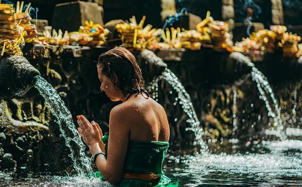 Tirta Empul Water Purification Tour in Ubud, Indonesia
